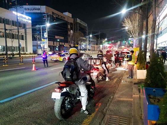 [붙임] 이륜차 소음 합동단속 사진 1.jpg